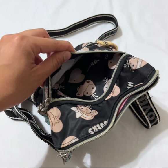 Harajuku Lovers 3 Zipper Crossbody purse by Gwen Stefani - Picture 3 of 7